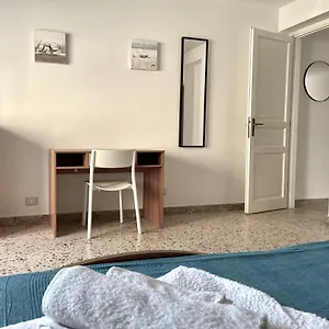 Appartamento Lorenzo's House Centre - Comfortable Large With 2 Bedrooms And 2 Baths, Close To Trains, Metro And Bus Station, Catania